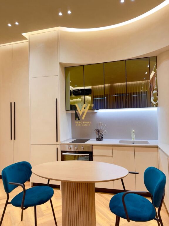 JEPET APARTAMENT LUKSOZ 1+1+BLK ME QIRA TE SQUARE 21-100.000 LEKE
