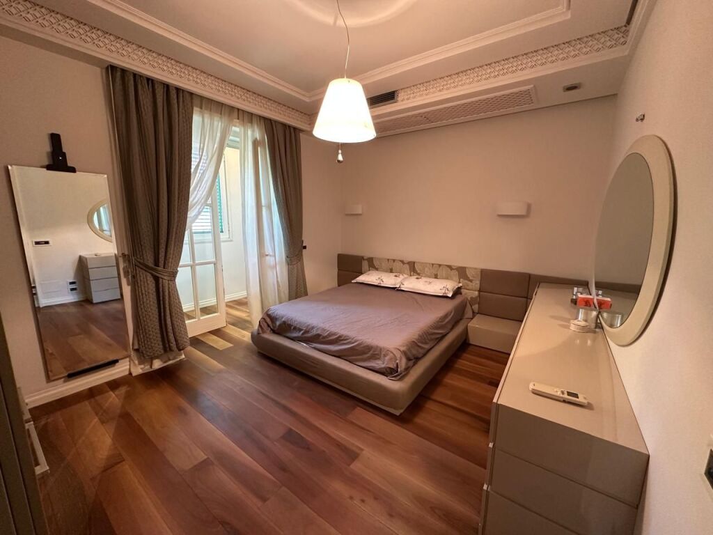 🏢Tek Pazari i Ri jepet me qera apartament 1+1,i mobiluar 700Euro (i diskutueshem)    