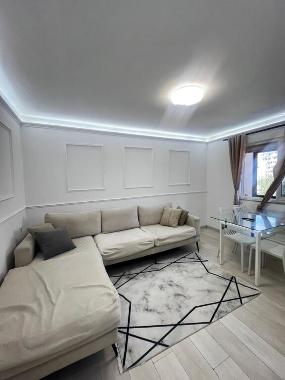 JEPET ME QERA APARTAMENT 2+1 PRANE FLAGSHIP CENTER, DURRES