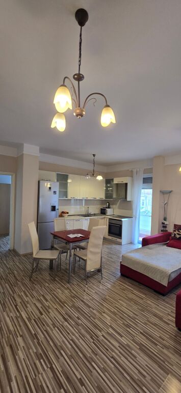 APARTAMENT 2+1, MYSLYM SHYRI