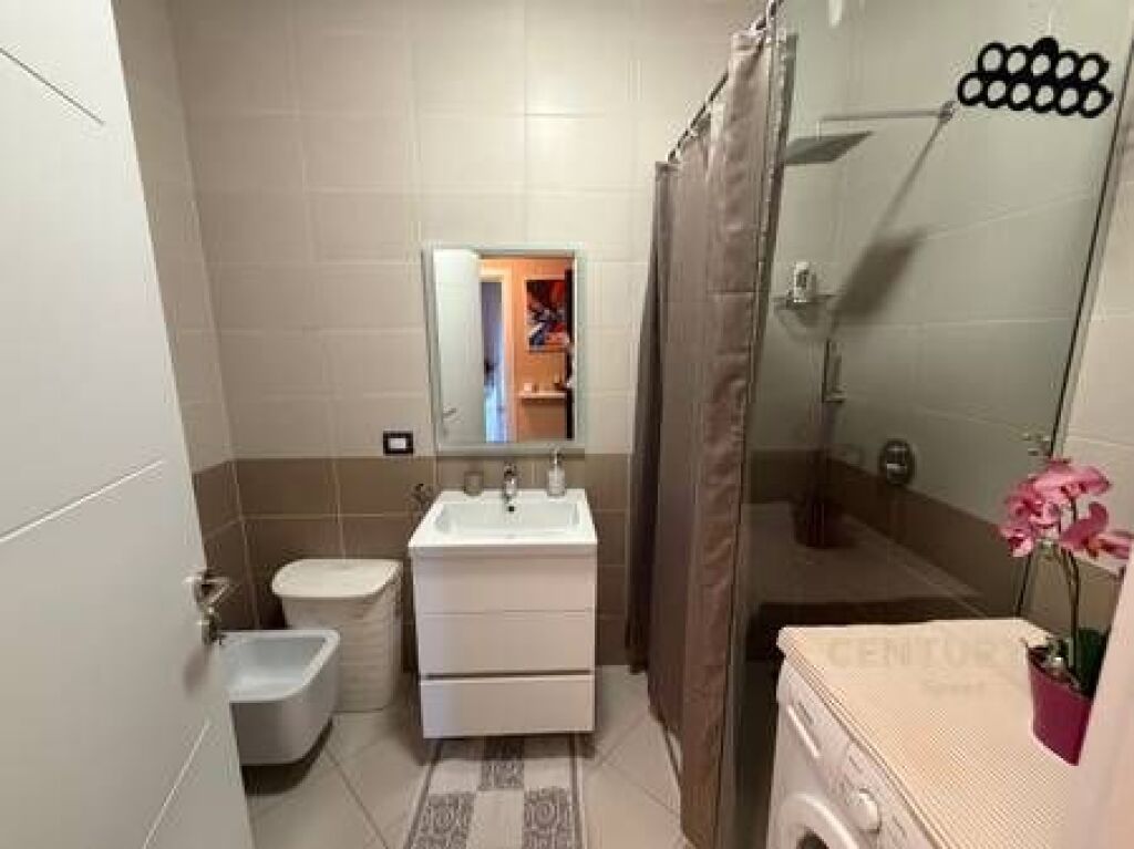 Ofrojme apartament 1+1 me qira!