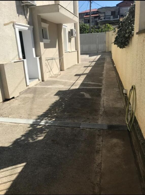 Qera | Shtëpi private 1 + 1 | Tregu Elektrik | 400 €/muaj