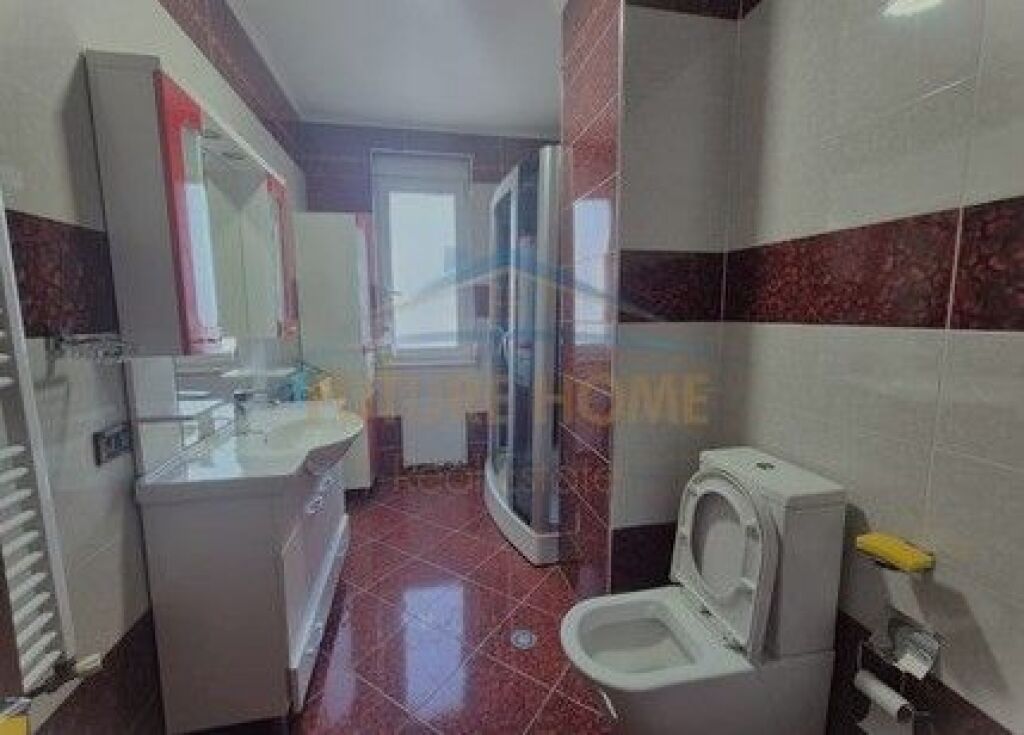 Disponiamo di un Appartamento 2+1 in Vendita al Boulevard Giovanna d'Arco, vicino al Ministero degli Affari Esteri