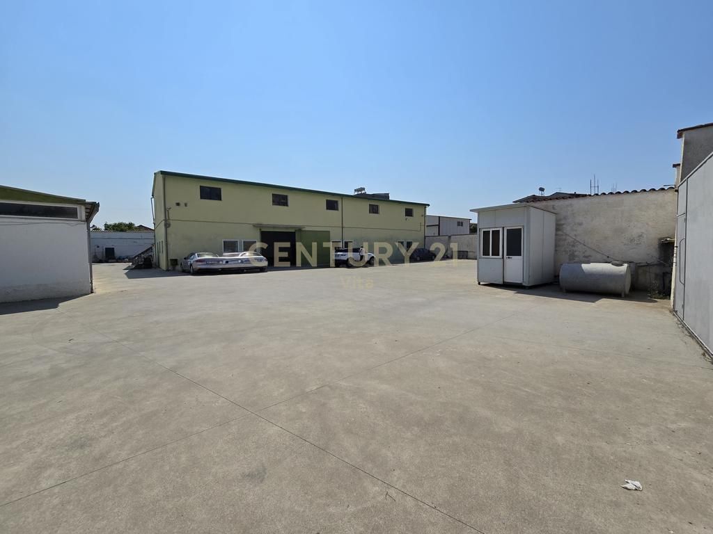 Shop for sale in Durrës (Price per m2 420 euro) !!!
