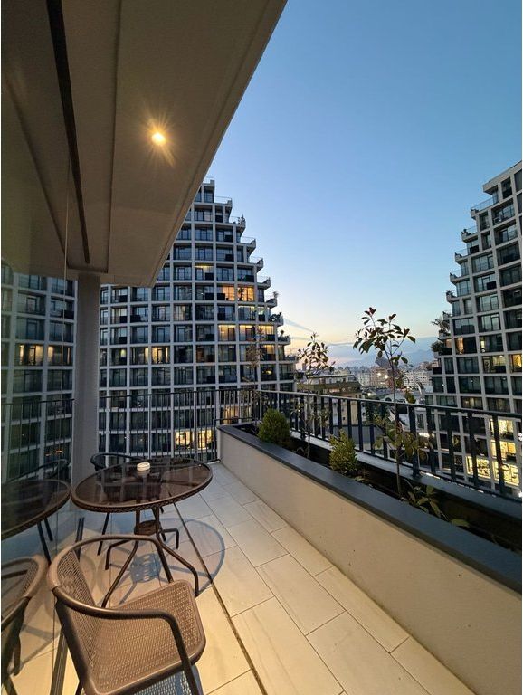 Jap ambient per zyra ne Lake View Residence