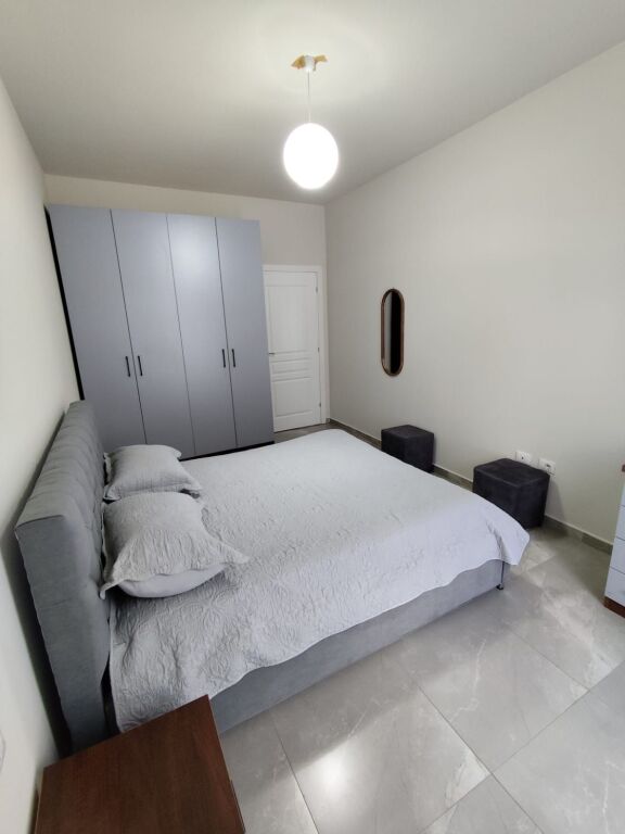 Jepet me qira apartament 1+1