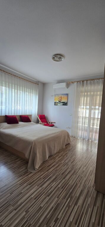APARTAMENT 2+1, MYSLYM SHYRI