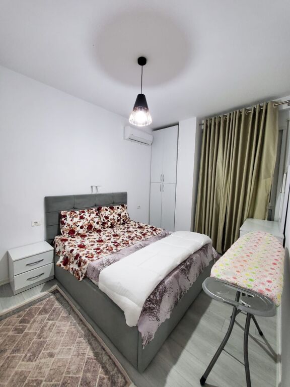 SUPER APARTAMENT 1+1 ME QIRA