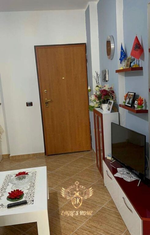 SHITET APARTAMENT 1+1+BALLKON UJESJELLSI DURRES