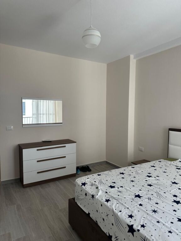 Qera | Apartament 1 + 1 | Rruga 5 Maji | 400 €/muaj