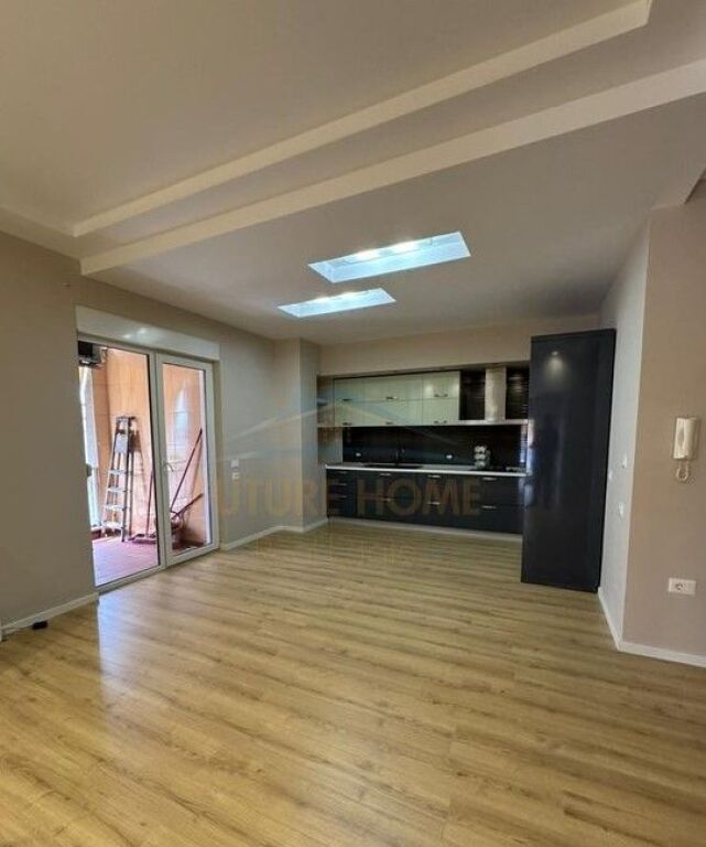 Shitet, Apartament 2+1, Oxhaku, Tirane.