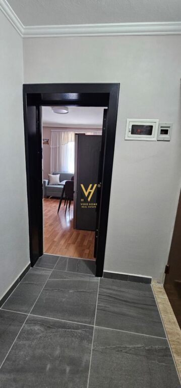 JEPET APARTAMENT 1+1+BLK ME QERA TEK ISH TREGU ELEKTRIK 50.000 LEKE