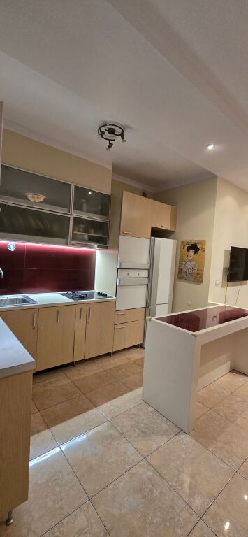 JEPET ME QIRA  APARTAMENT 2+1