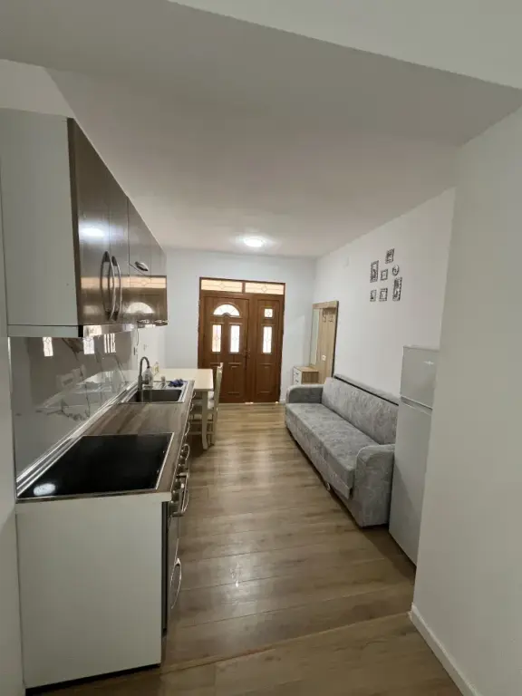 Qera | Shtëpi private 1 + 1 | Tregu Elektrik | 300 €/muaj