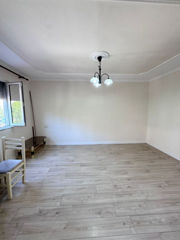 Shitet, Apartament 1+1, Irfan Tomini, Tiranë
