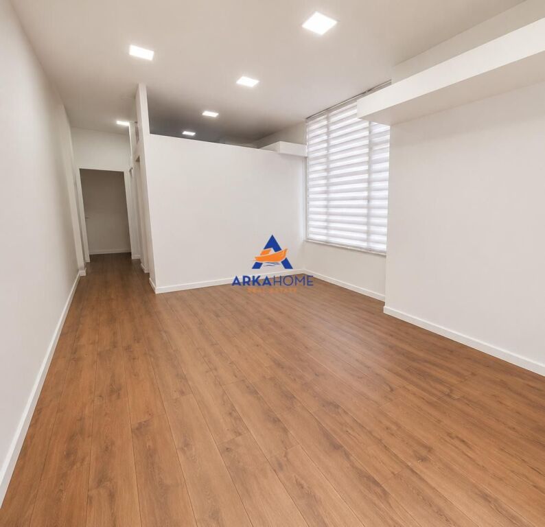 SHOP FOR RENT 50M2 "IN MYSLYM SHYR" 60,000 LEKE