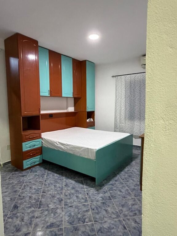 🏢Fresk,prane Deges se Thesarit jepet me qera apartament 2+1+2 i mobiluar.  40,000 Leke    