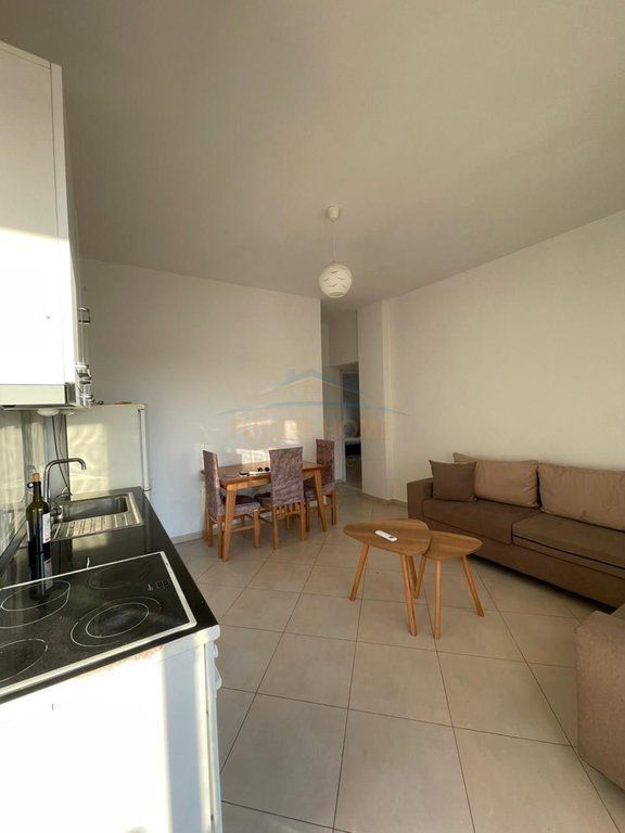 Qera, Apartament 2+1+2+Ballkon+Post Parkimi, Kodra e Priftit.