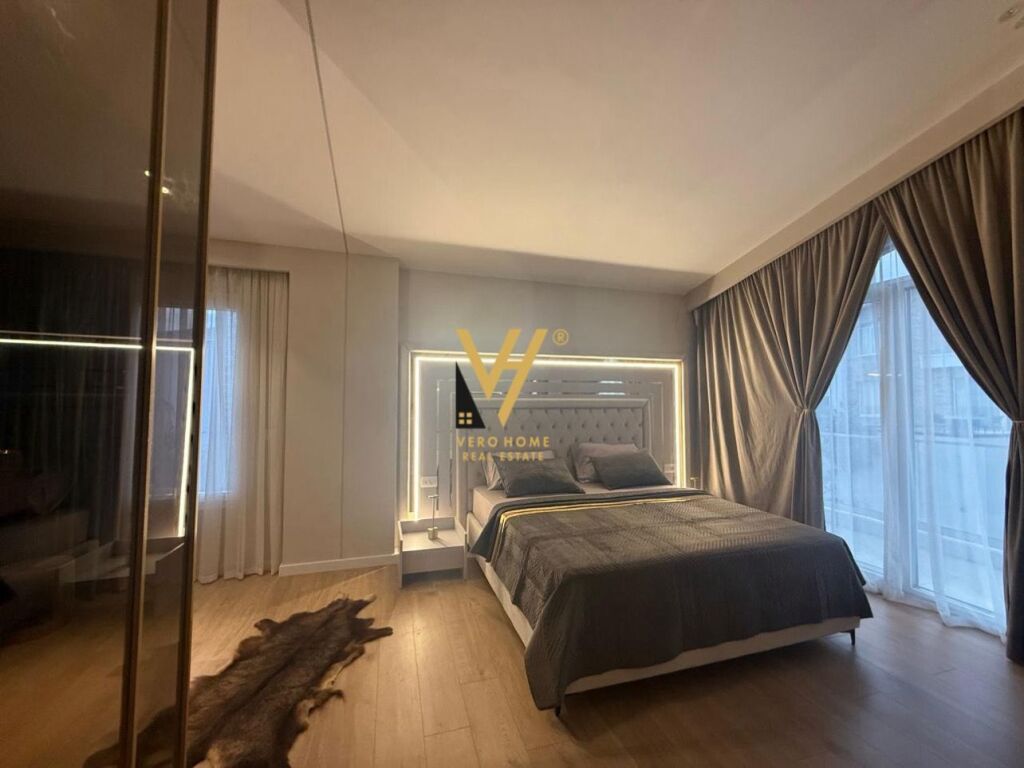 JEPET VILE LUKSOZE TRE KATESHE ME QERA TE TEG 6.500 EURO