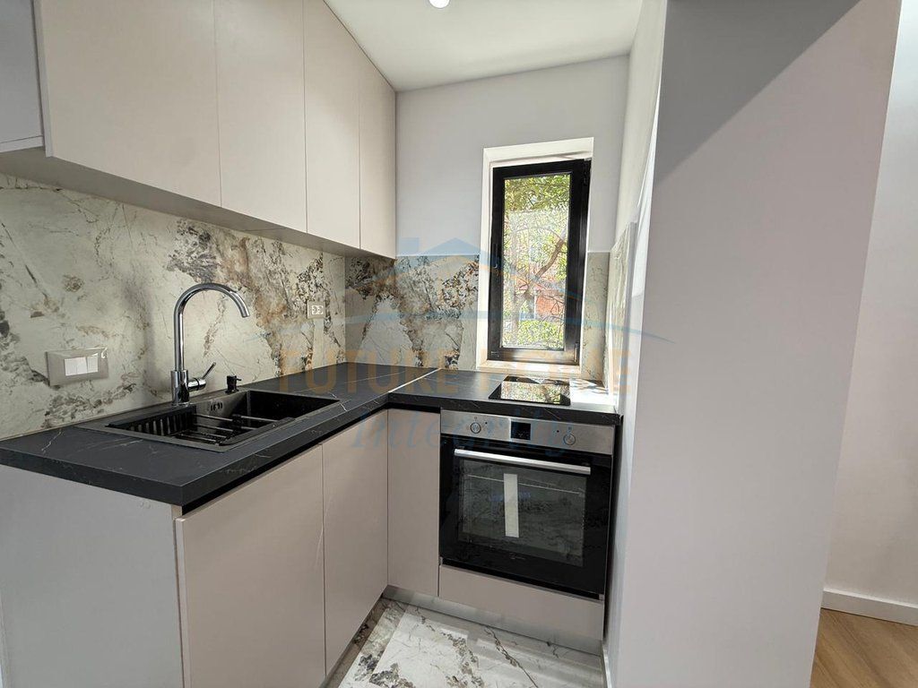 Shitet, Apartament 1+1, Shkolla e Baletit, Tiranë. 145,000 €