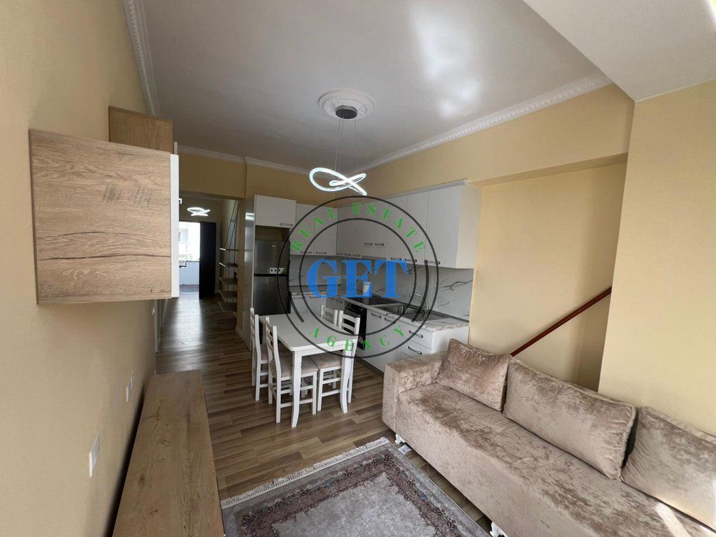 Jepet me qira Apartament 2+1, Stacioni i Trenit, Durrës