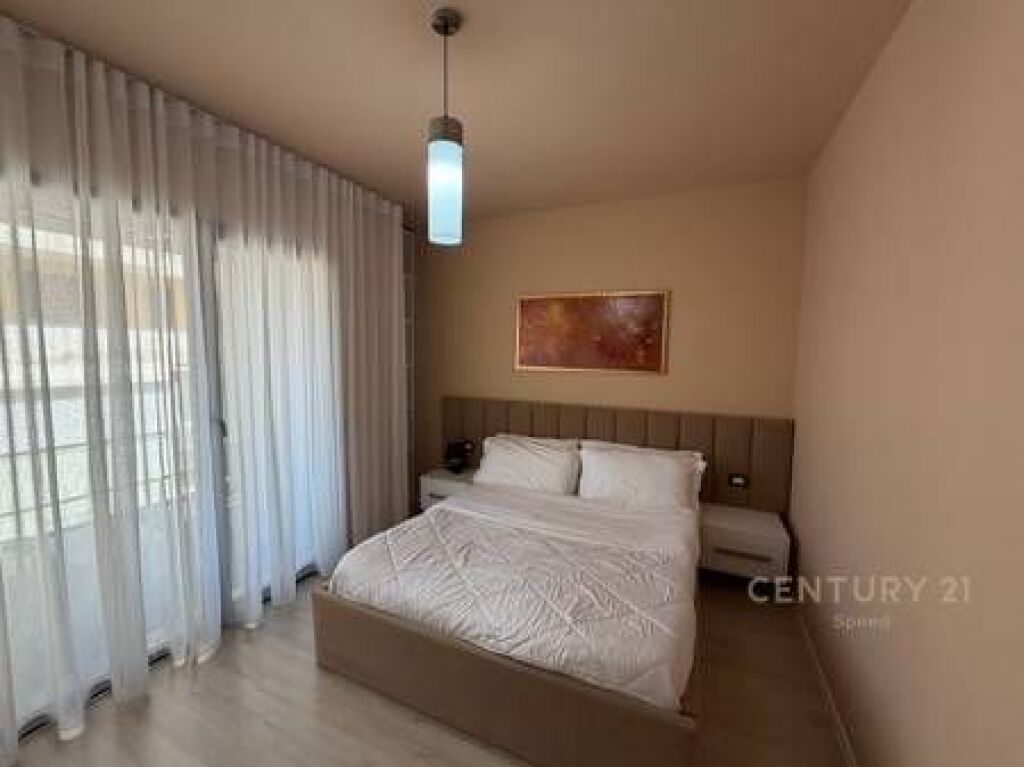 Ofrojme apartament 1+1 per qira perballe Harry Fultz!