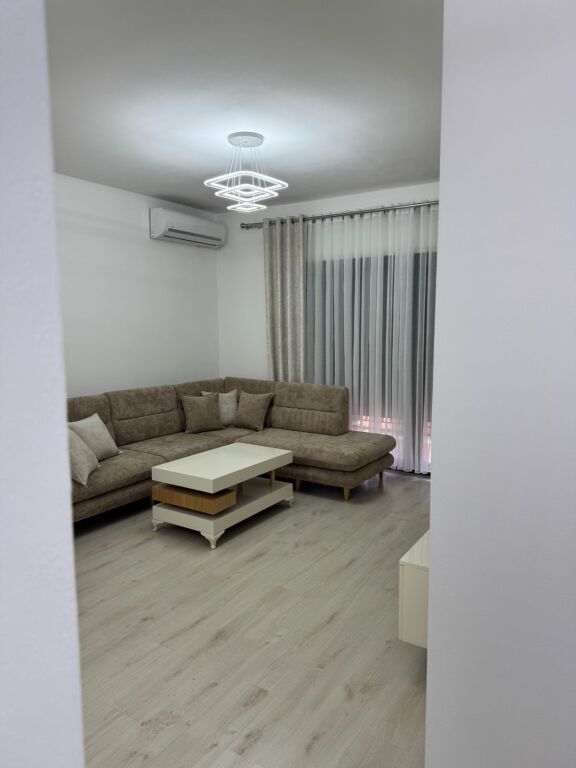 In affitto 2+1+2 GREEN CITY ASTIR 700 mila lek