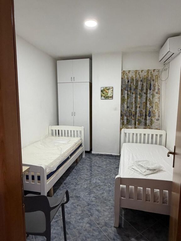 🏢Fresk,prane Deges se Thesarit jepet me qera apartament 2+1+2 i mobiluar.  40,000 Leke    