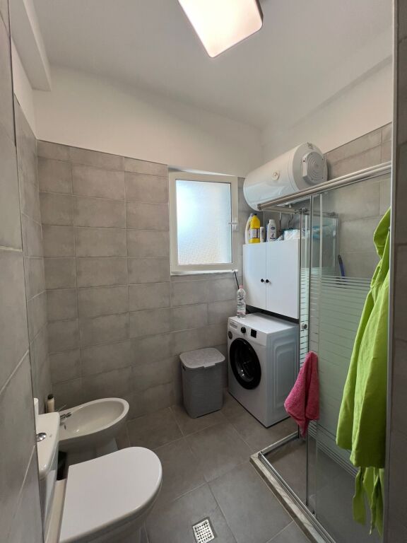 Jepet me qera, Apartament 1+1, Në Vollga – Afër Torrës,Durres