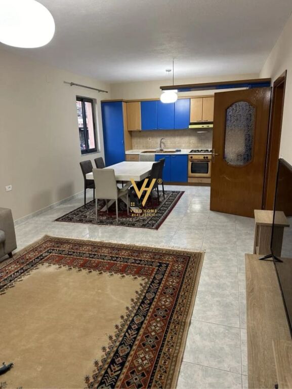 JEPET HYRJE 2+1 ME QIRA NE SHKOZE 400 EURO