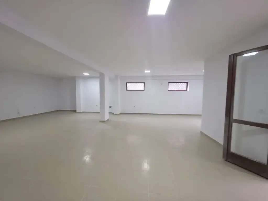 FOR RENT: Business unit 90 m² At the Botanical Garden