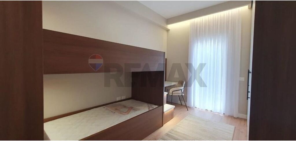 Apartament - Për Qira - Kopshti Botanik, Tiranë