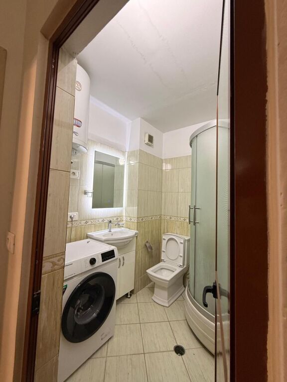 🏡 Shitet Apartament 1+1 📍 Rruga Ali Demi, pranë Tregut të Ri Elektrik – Tiranë