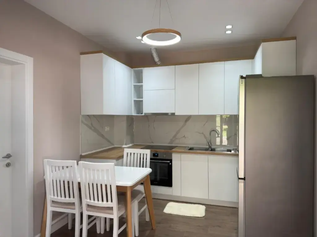 Qera | Shtëpi private 1 + 1 | Shkozë | 300 €/muaj