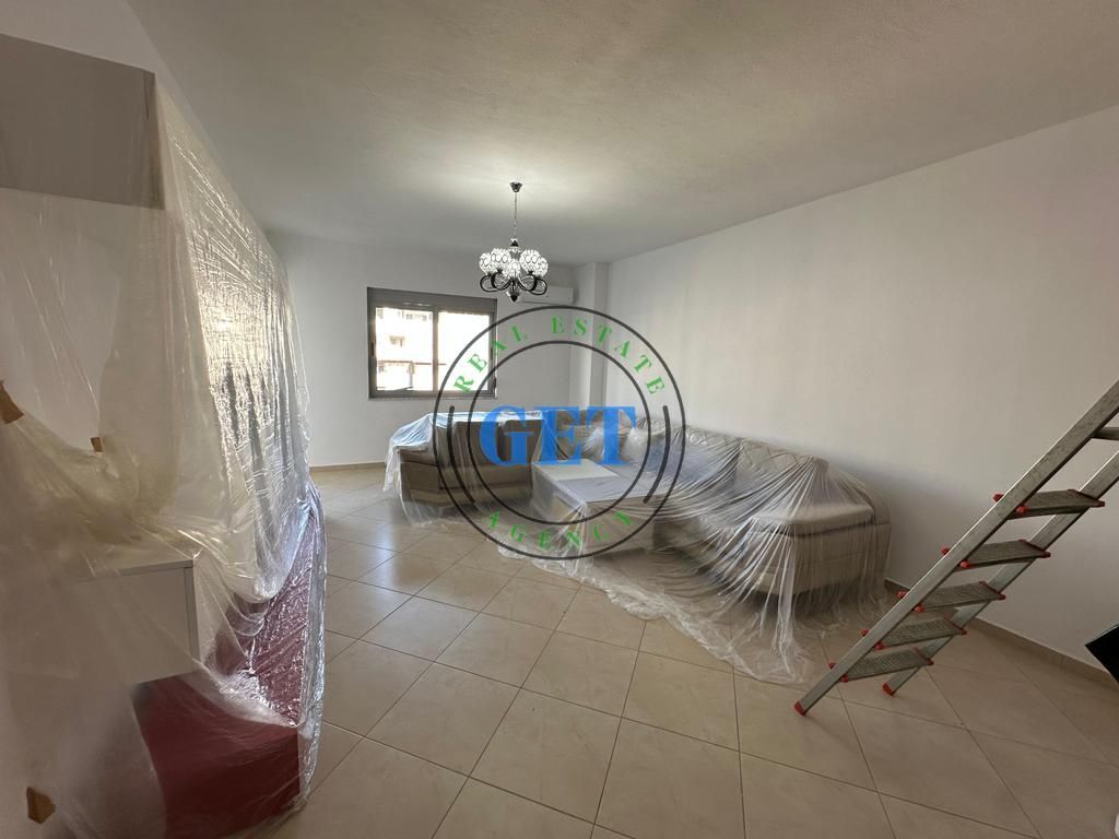 Shitet Apartament 1+1, Stacioni i Trenit, Durrës
