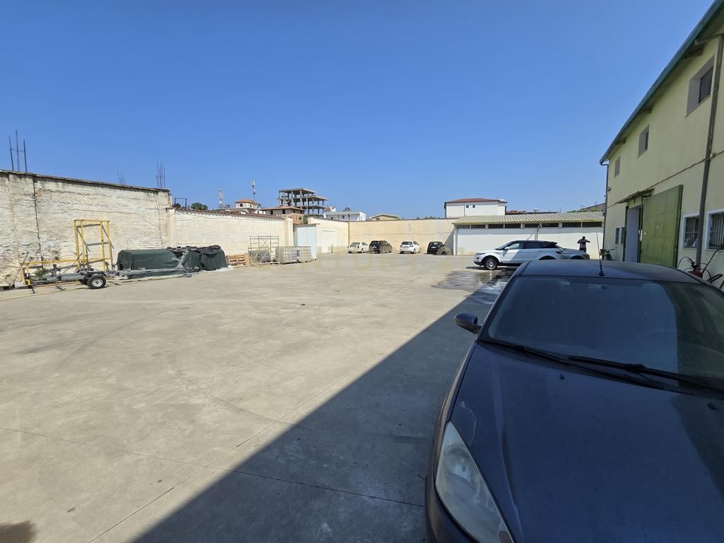 Shop for sale in Durrës (Price per m2 420 euro) !!!