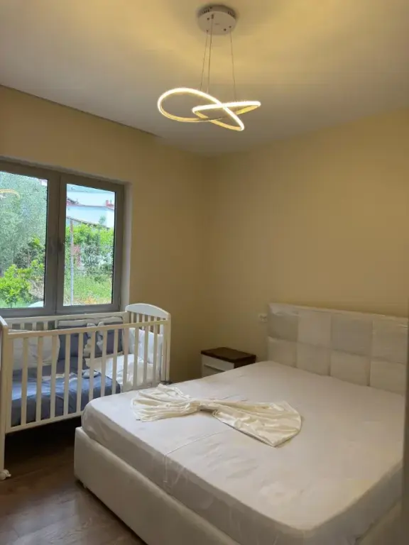 Qera | Shtëpi private 1 + 1 | Shkozë | 300 €/muaj