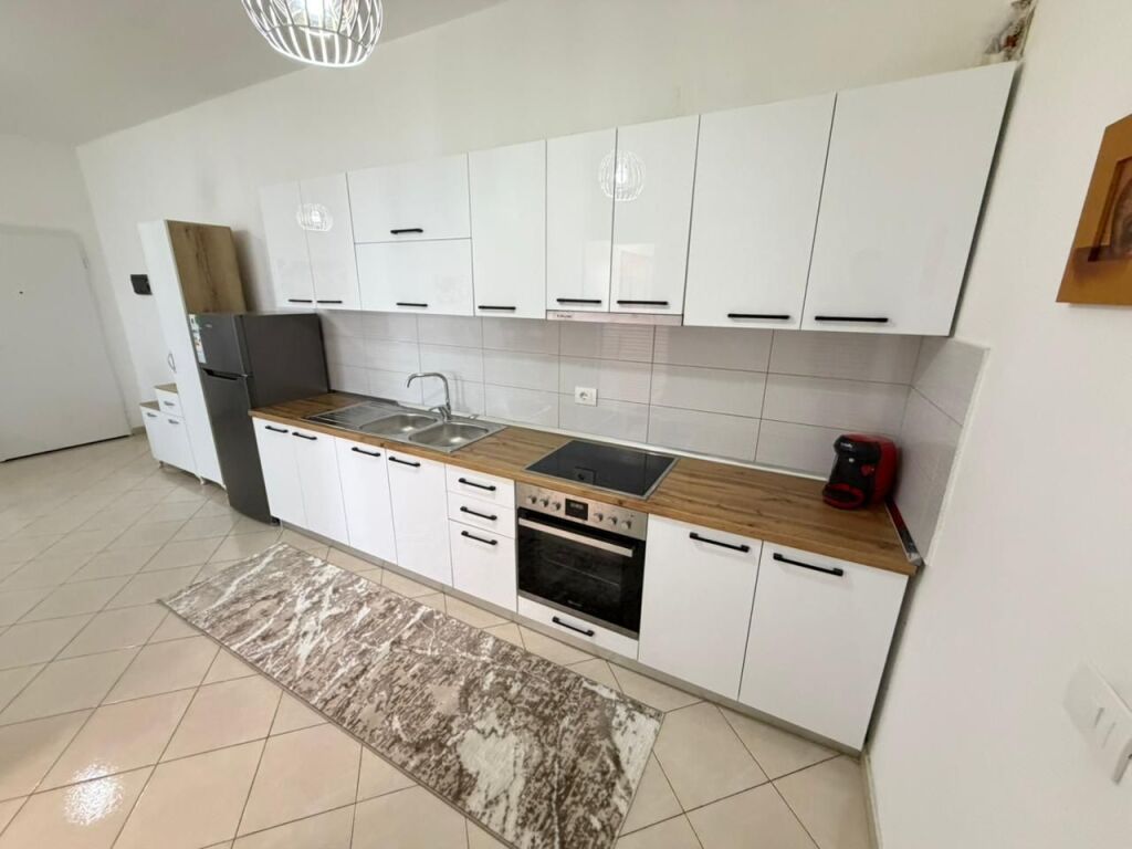 🏡 Jepet me qira apartament duplex 📍Yzberisht Te Nela 6 💶 Çmimi: 550€ / muaj