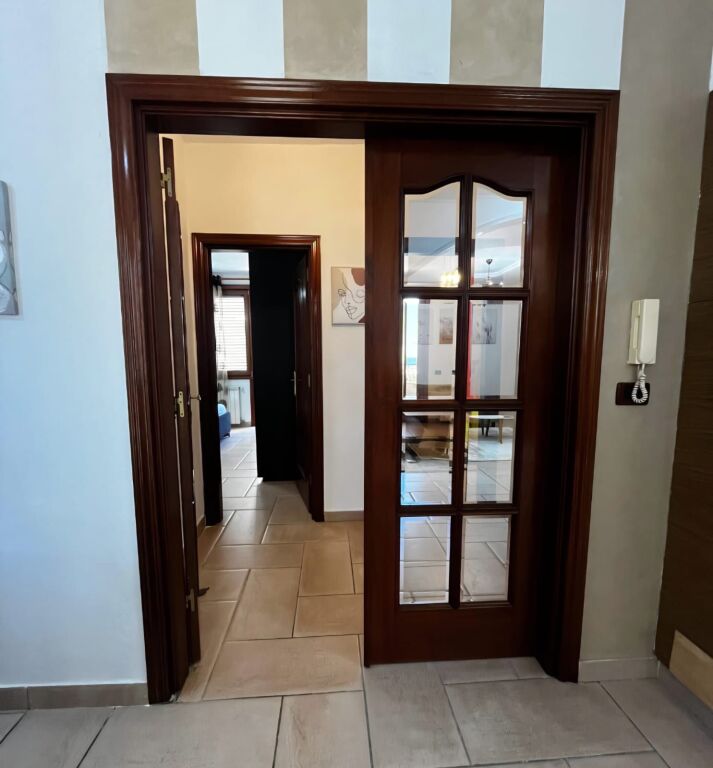 Apartament per Qira 2+1+2 prane Sfinks ne Vollga Durres