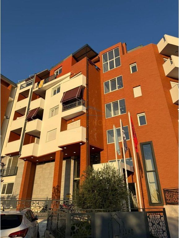 SHes apartament 2+1+2+depo ne fresk