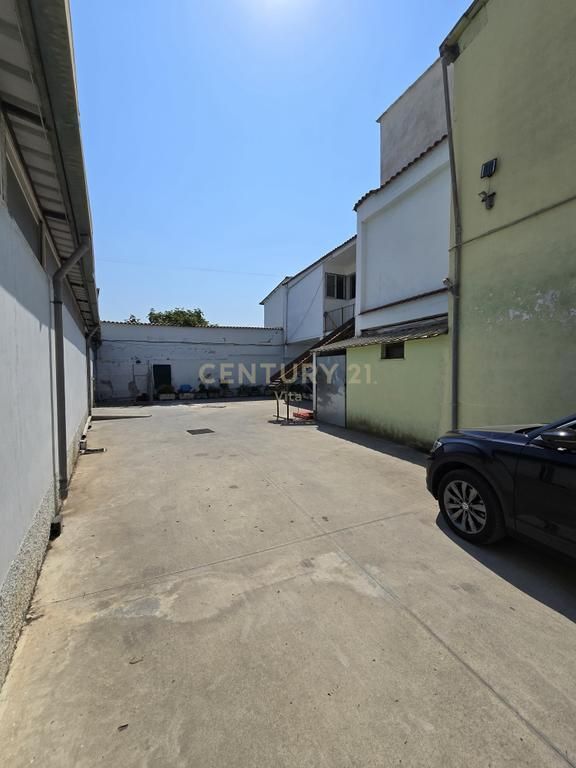 Shop for sale in Durrës (Price per m2 420 euro) !!!