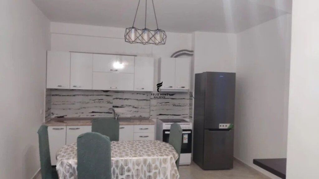 APARTAMENT ME QERA 2+1 YZBERISHT 50.000 LEKE FH-75184