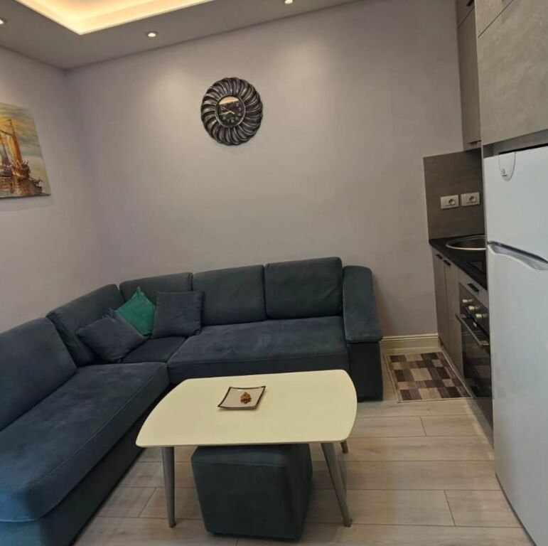 Apartament me Qira Ditore