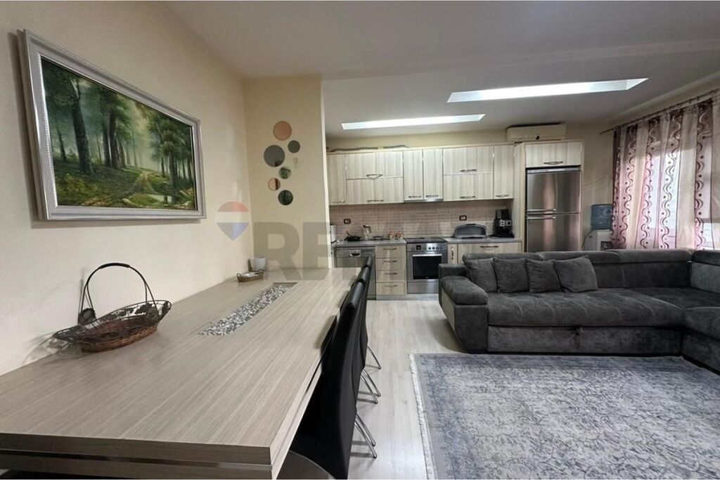 Apartament me qera 2+1