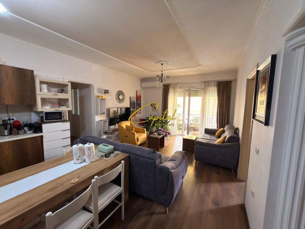 APARTAMENT ME QIRA 3+1 KOPSHTI BOTANIK 700 EURO