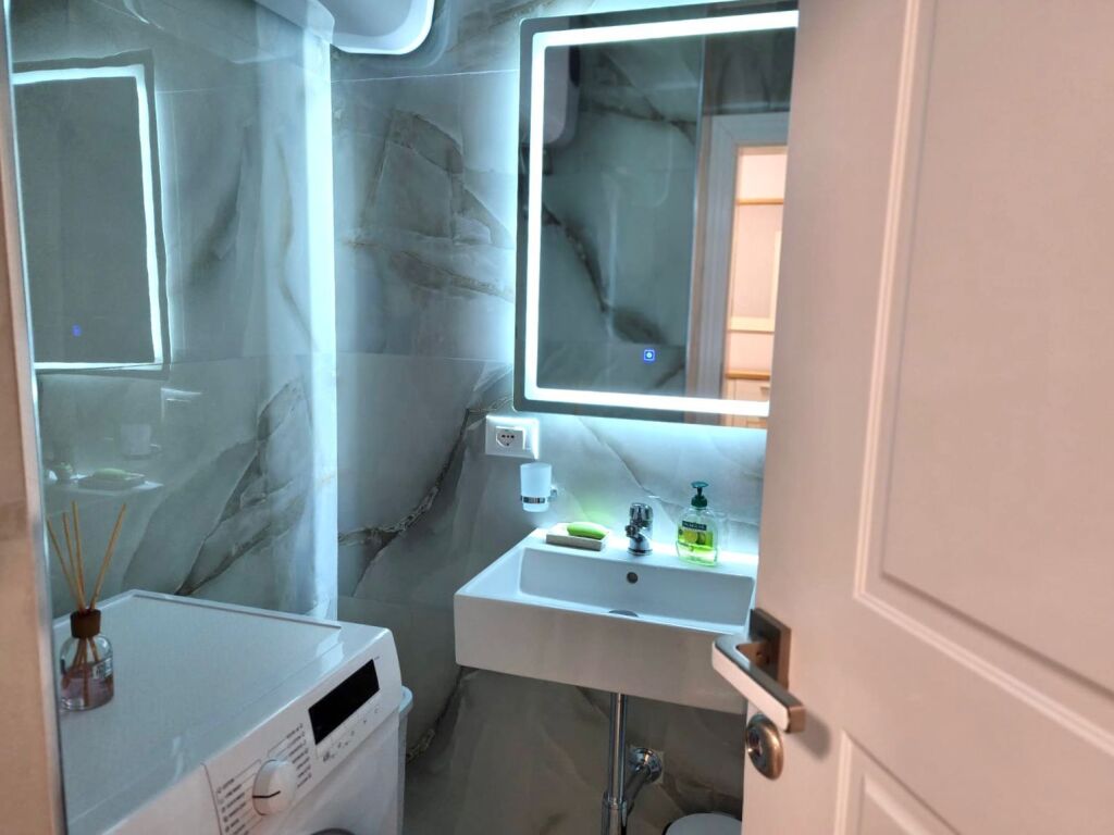 Me Qera: 2+1 🔑 Modern &amp; I Ri 📍 BLLOK/GARDA - Super Investim (Kati 4 Jo I Fundit) - 950€/Muaj