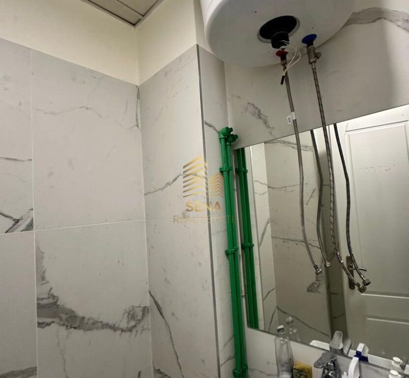 Qira, Ambient Biznesi,1+1+blk,Kryqezimi i 21-Dhjetorit,300,000Leke