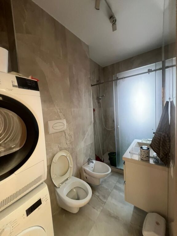 APARTAMENT 2+1 PER QERA NE KINOSTUDIO