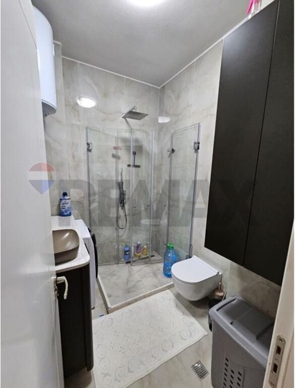 Shitet Apartament 2+1+2 ballkone në Astir