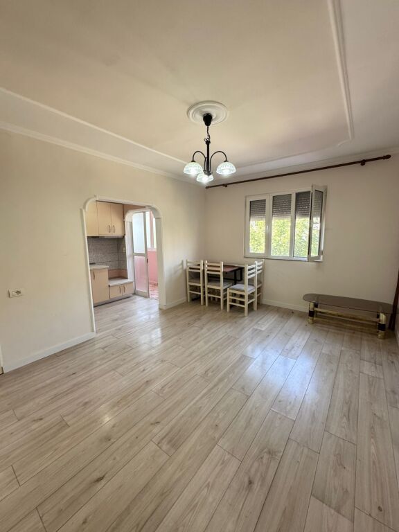 Shitet, Apartament 1+1, Irfan Tomini, Tiranë